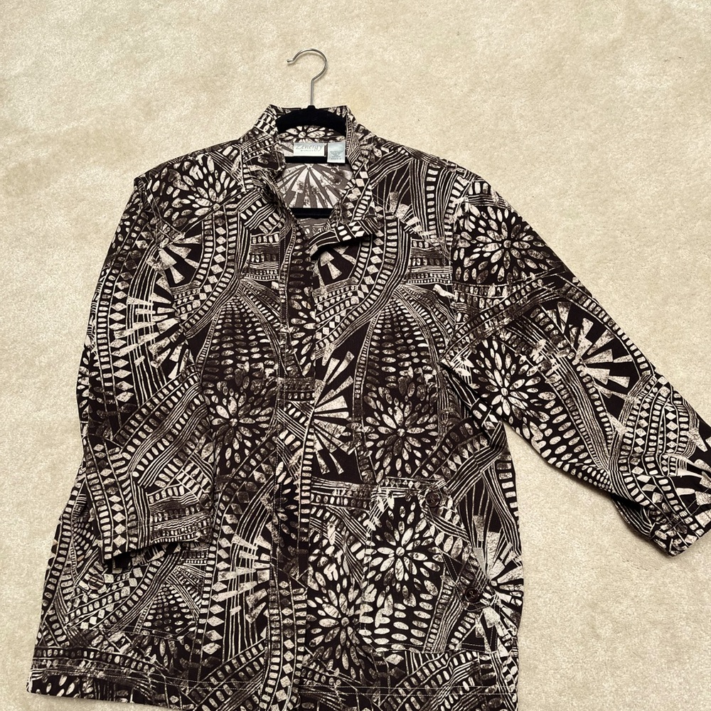 Zenergy by Chico's Brown and White print jacket. Slightly worn. Size 2